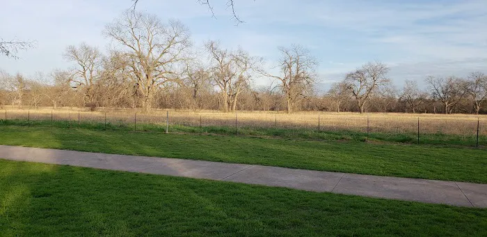 Waxahachie Creek Trail - Parking West Picture 1