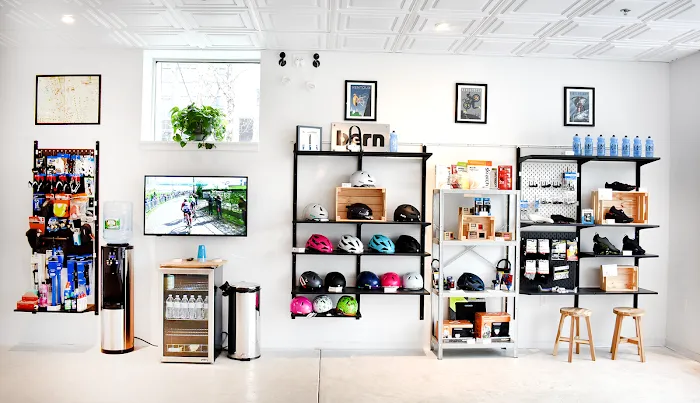 Mechanic / bicycle pro shop Picture 2