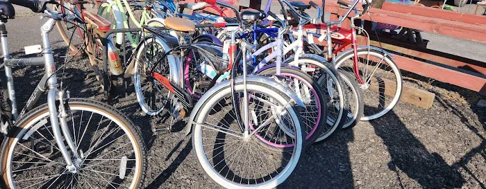 Carls Classic Customs Bike Shop Picture 6