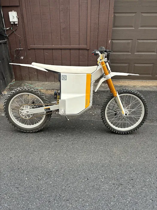 Let's Roll Electric Bike Shop Picture 9