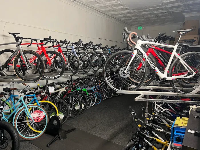 NB CYCLING BIKE SHOP Picture 7
