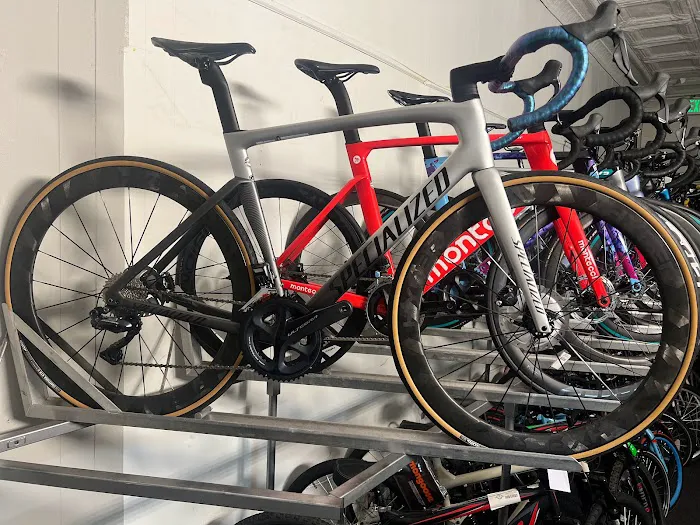 NB CYCLING BIKE SHOP Picture 6