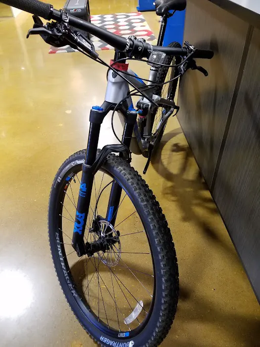 Trek Bicycle Store of Middletown Picture 4