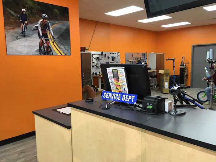 B3 Bicycles - Giant Howell Picture 9