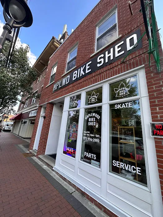 Maplewood Bike Shed Picture 10