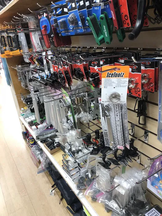 L&M 7 Bicycle Shop Picture 5