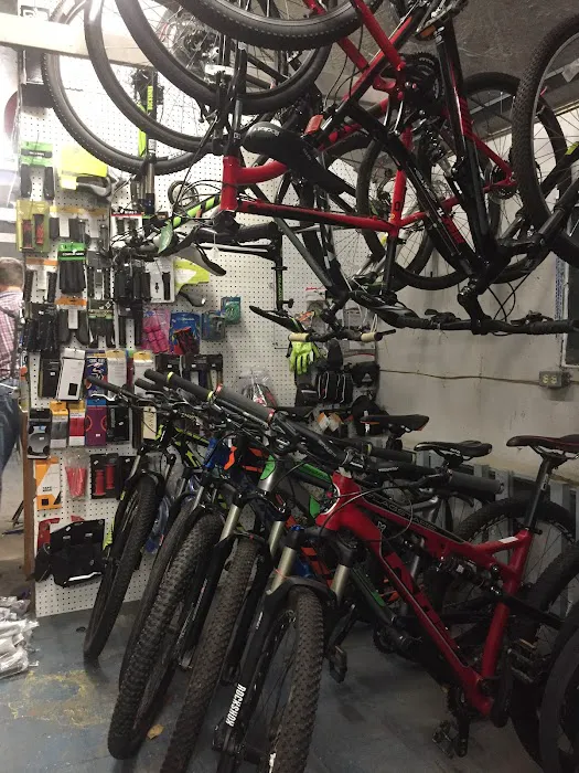Hoover's Bike Shop Picture 6