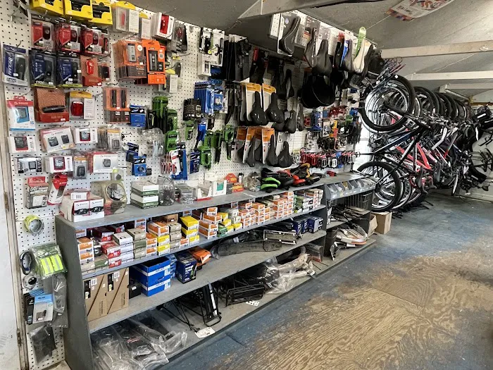 Hoover's Bike Shop Picture 7