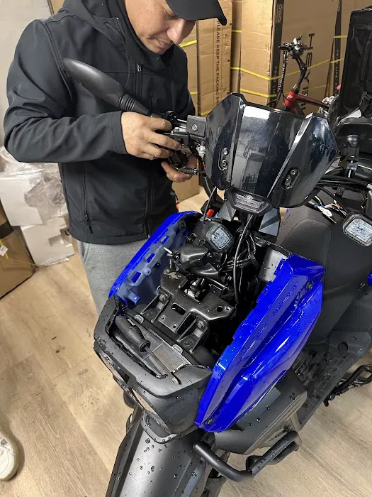 UC Ebikes - bikes, scooters, mopeds Picture 4