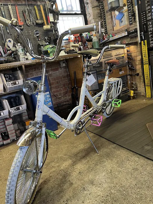 Waterfront Bicycle Shop Picture 1