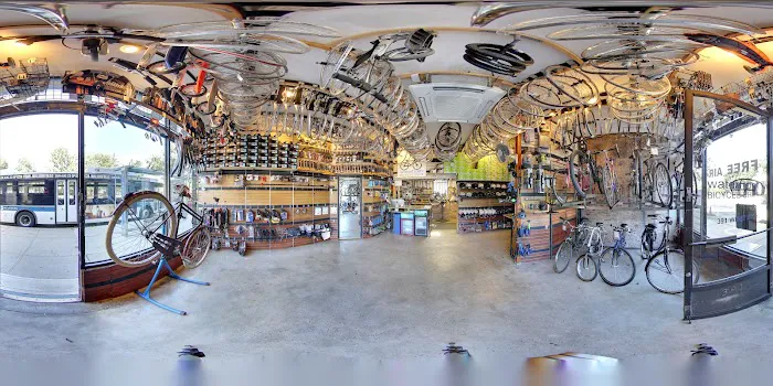 Waterfront Bicycle Shop Picture 4