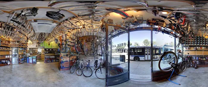 Waterfront Bicycle Shop Picture 3