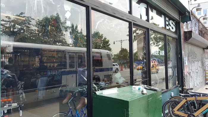 Waterfront Bicycle Shop Picture 6