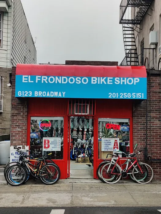 El Frondoso Bicycle Shop Picture 3