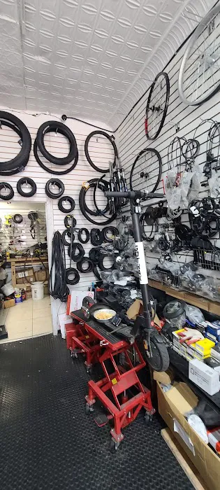NYC Bike & Scooter Shop Picture 4