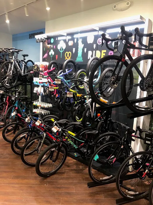 Trek Bicycle Upper West Side 72nd St. Picture 5