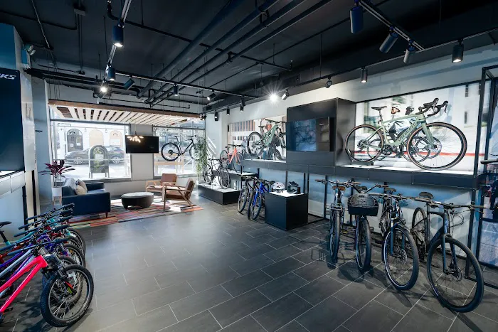 Hilltop Bicycles NYC - Williamsburg Picture 1