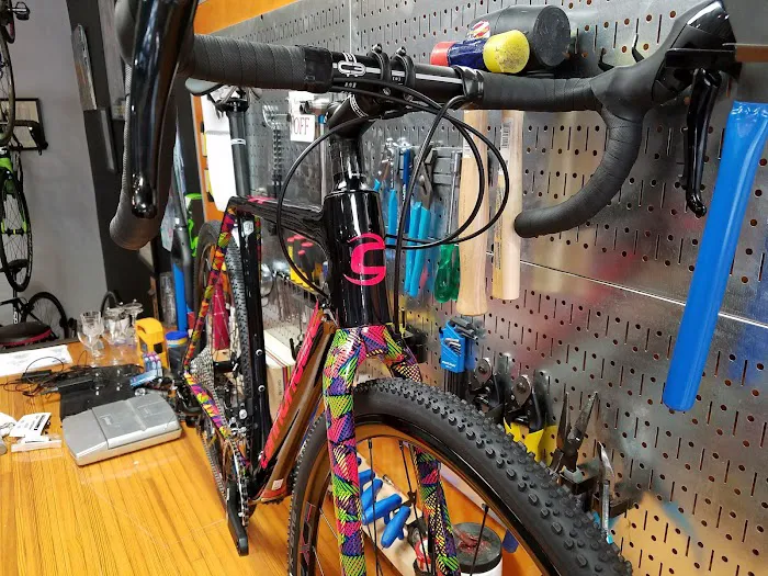 Plum Grove Cyclery Picture 7