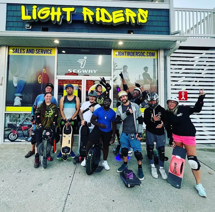 Light Riders Picture 3