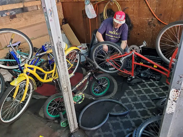 Amsterdam Bicycles & Repair shop (Flat fix) service. Picture 1