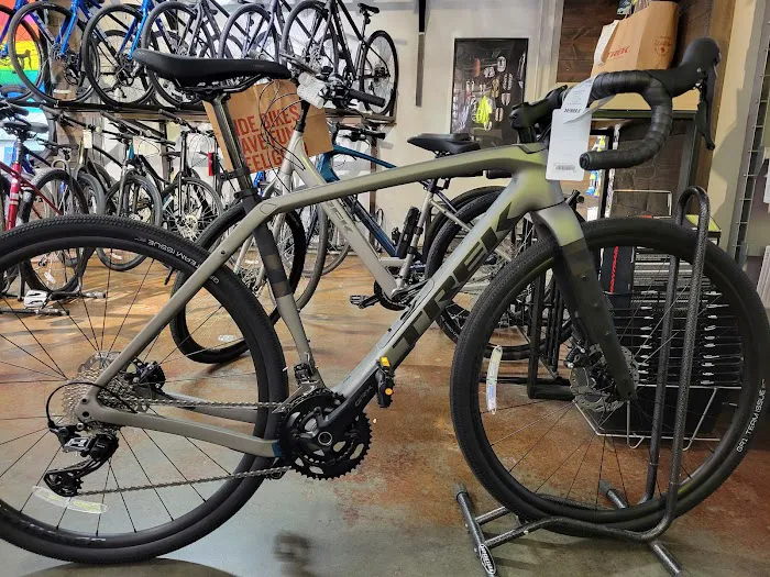 Trek Bicycle Upper East Side Picture 4