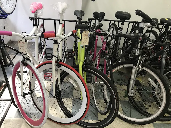 Cubito Bike Shop Picture 2