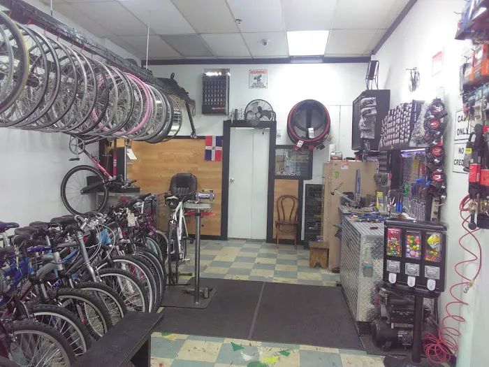 Cubito Bike Shop Picture 10