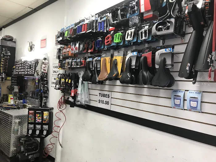Cubito Bike Shop Picture 9