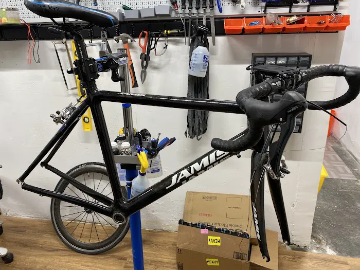 The J’s Bike Shop Picture 2