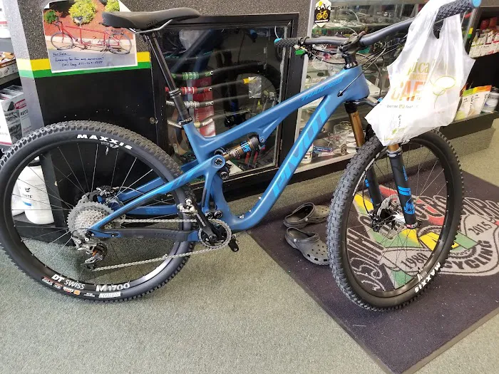 AL's Bike Shop Picture 5