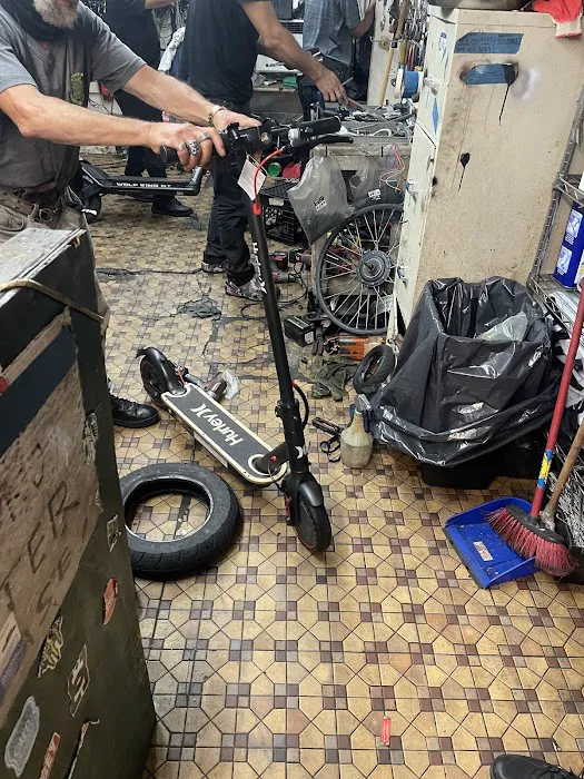 DANIEL’S BIKE SHOP 2 Picture 3