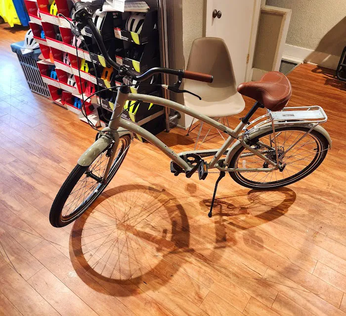 Downtube Bicycle Works & Cafe Picture 2