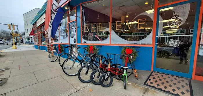 Full Circle Bike Shop Picture 4