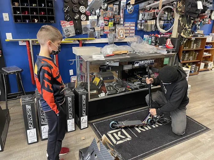 Full Circle Bike Shop Picture 5