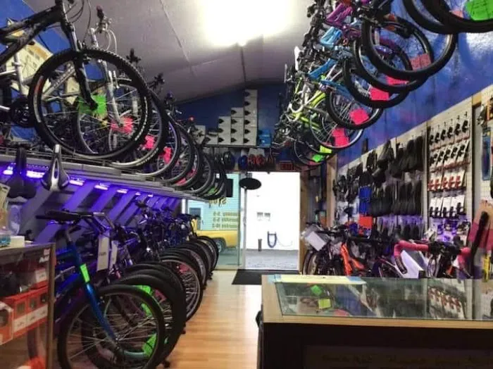S&H bicycle store. Picture 3