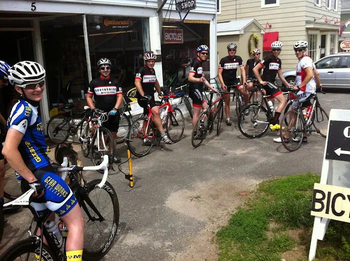 Green Light Bicycle Shop Picture 3