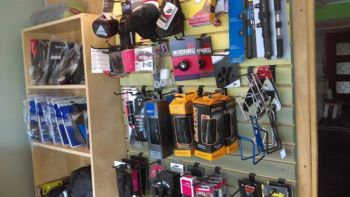 Green Light Bicycle Shop Picture 6