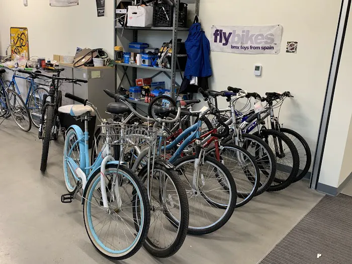UMass Bike Coop Picture 4