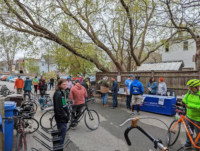 Bikes Not Bombs Hub & Bike Shop Picture 5