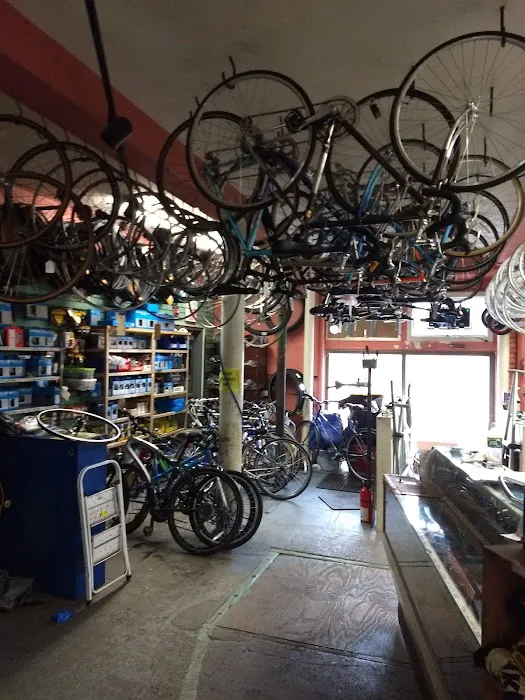 Bikes Not Bombs Hub & Bike Shop Picture 9