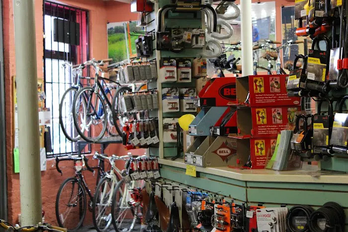 Bikes Not Bombs Hub & Bike Shop Picture 6
