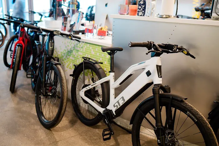 Casa Bikes @ AMPED! *E-Bikes, Cargo Bikes, and Bike Repair* Picture 8