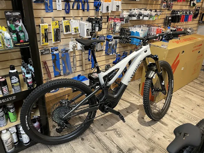 Papa Wheelies Bicycle Shop Picture 1