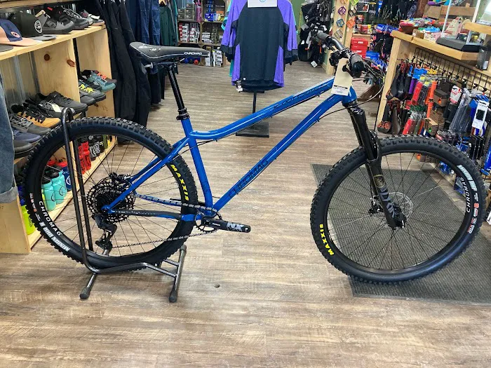 Hitchhiker Bike Shop Picture 7