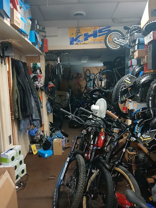 Chucks Bikes Picture 4