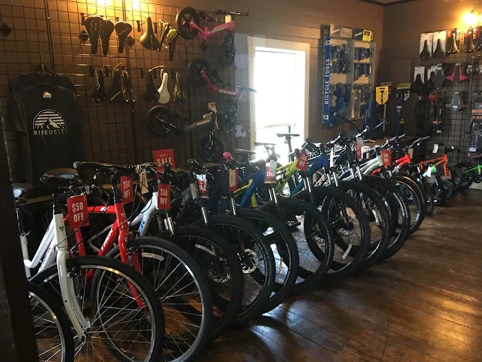 The Jay Cloud Cyclery Picture 4