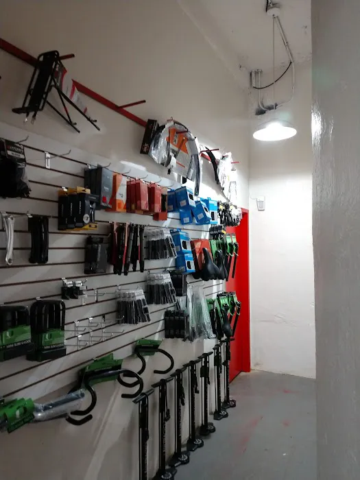 Red Star Bicycles Deep Ellum TX. Picture 5