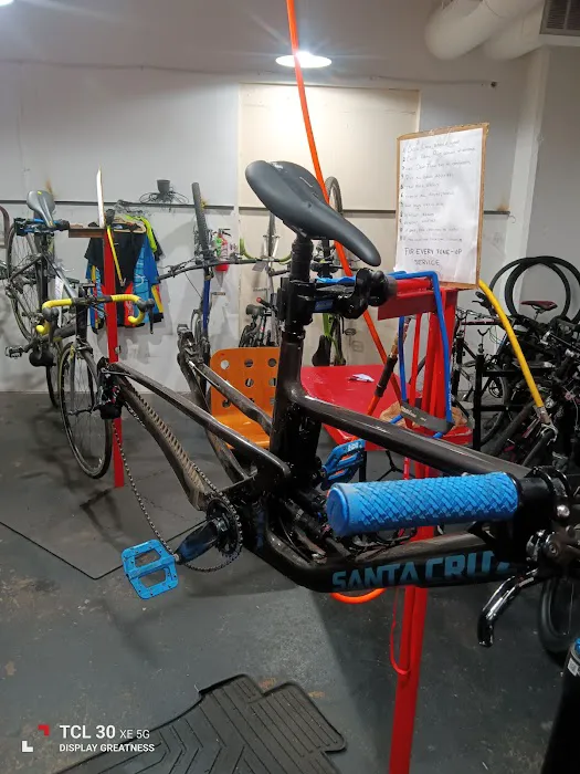 Red Star Bicycles Deep Ellum TX. Picture 8