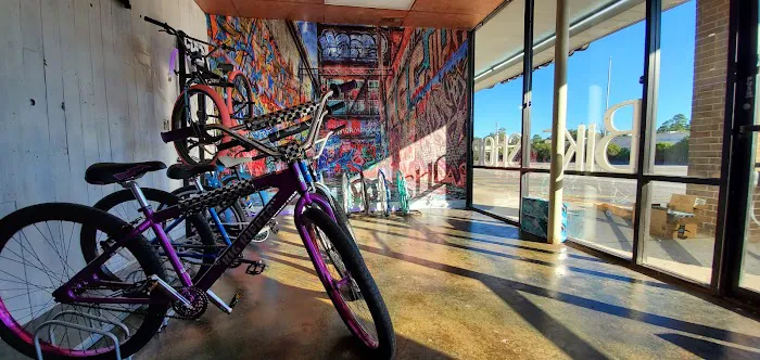 29ers Bike shop Picture 1