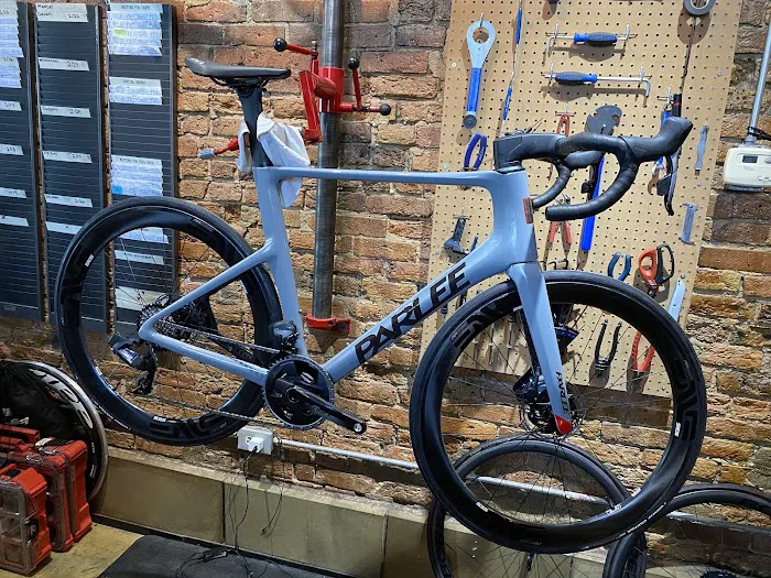 Peregrine Bicycle Studio Picture 3